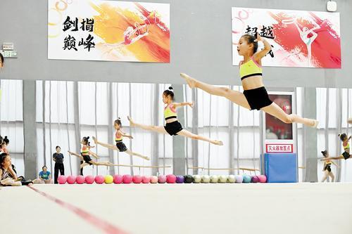 多彩活动 缤纷暑假